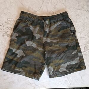 Boys Medium Cat & Jack cam sweat shorts